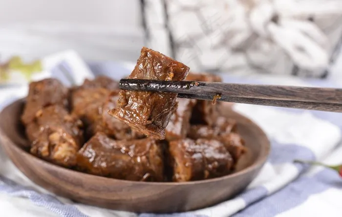 鸭脖香辣美味图片