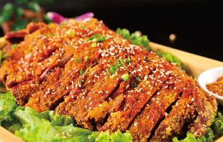 天山烤羊排图片