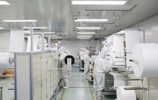 口罩生产车间实拍图图片