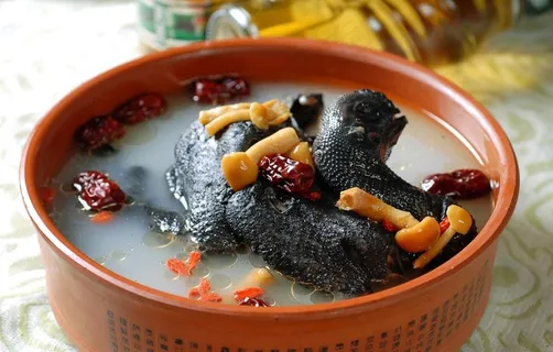 野菌乌鸡汤图片 野菌乌鸡汤图片