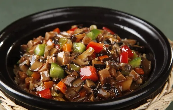 香菇牛肉煲仔饭图片