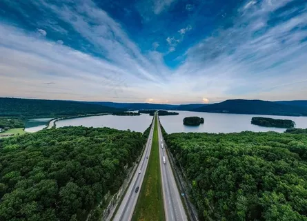 海面道路公路自然生态背景素材图片 海面道路公路自然生态背景素材图片