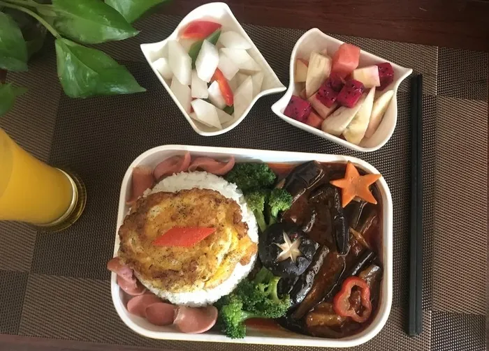 鱼香茄条便当图片