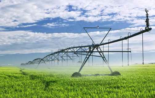 农田灌溉图片