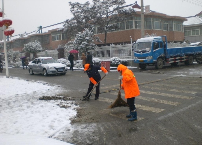 扫雪图片