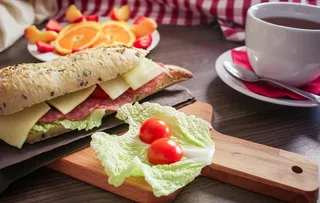 三明治美味早餐图片