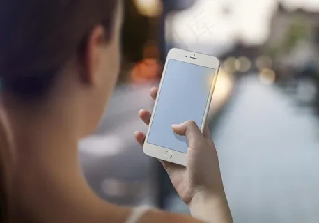 手持手机样机图片 手持手机样机图片