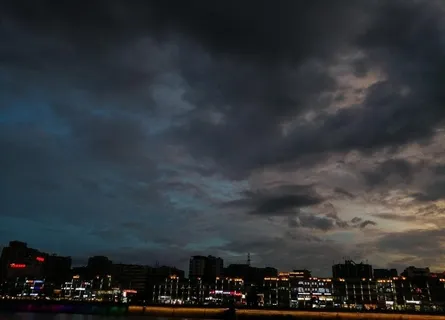 黑色天空图片 黑色天空图片