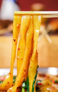 麻辣凉拌宽粉图片