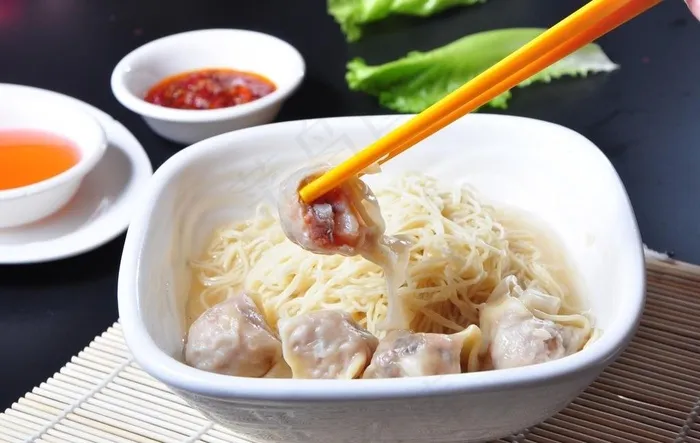 馄饨云吞图片