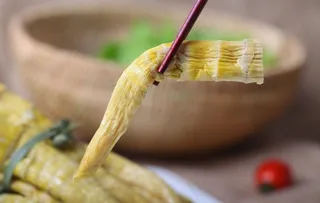 秘制湿笋干特写图片