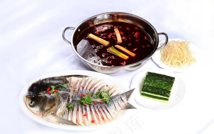 全鱼火锅 全鱼锅仔图片