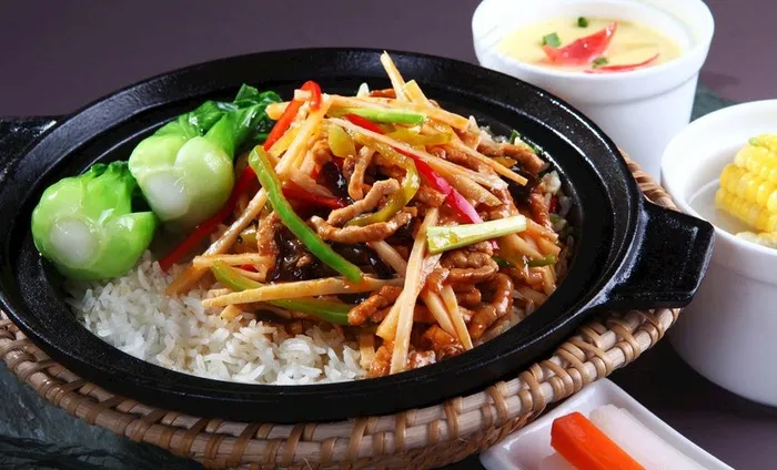 煲仔饭图片