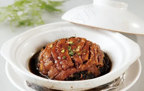 梅菜扣肉煲图片 梅菜扣肉煲图片