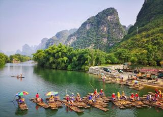 遇龙河竹筏漂流图片