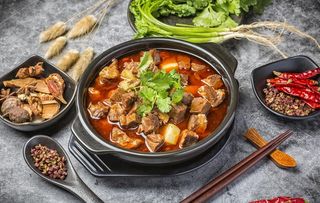 牛肉砂锅图片