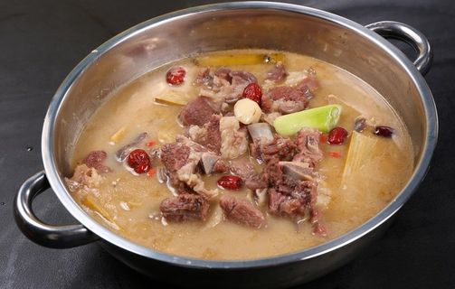 滋补羊肉清汤火锅图片
