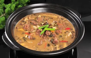 深山野兔煲图片