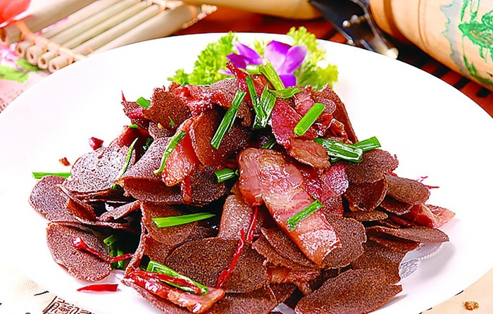 窝窝头炒腊肉图片