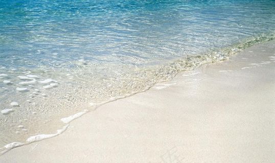 清澈的海水图片