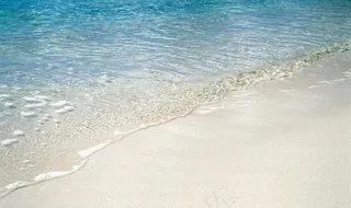 清澈的海水图片