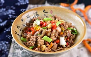 茶油炒土鸡图片