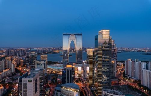 苏州园区东方之门建筑群图片