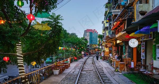 越南城市火车轨道图片
