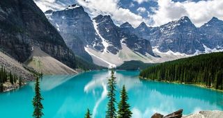 静谧的湖泊图片