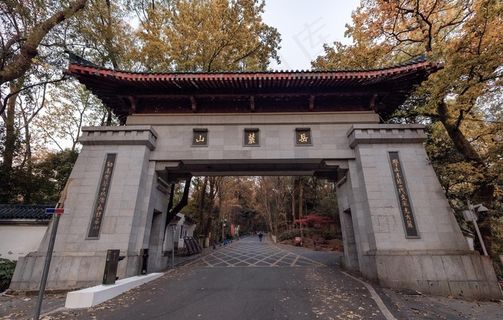 岳麓山大门秋景图片