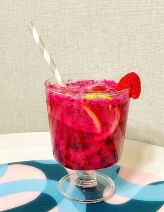 火龙果冰饮料图片