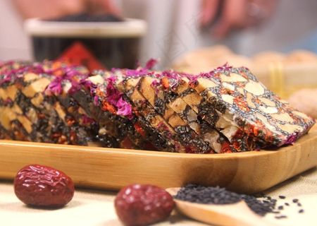 玫瑰味阿胶糕图片