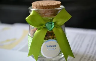 绿色布丁瓶图片