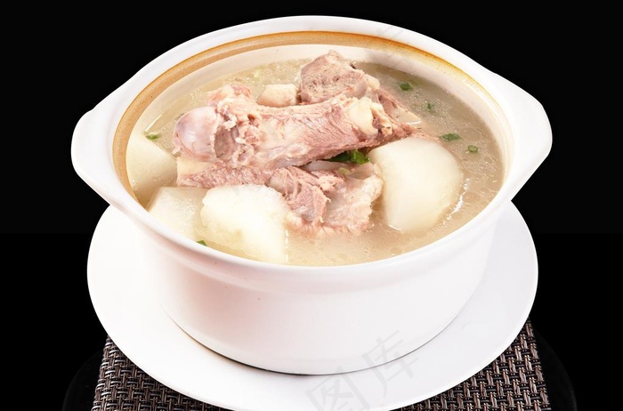 砂煲萝卜炖排骨图片