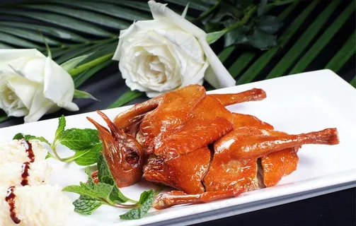 红烧脆皮乳鸽图片 红烧脆皮乳鸽图片