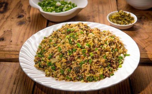 酸菜牛肉炒饭图片