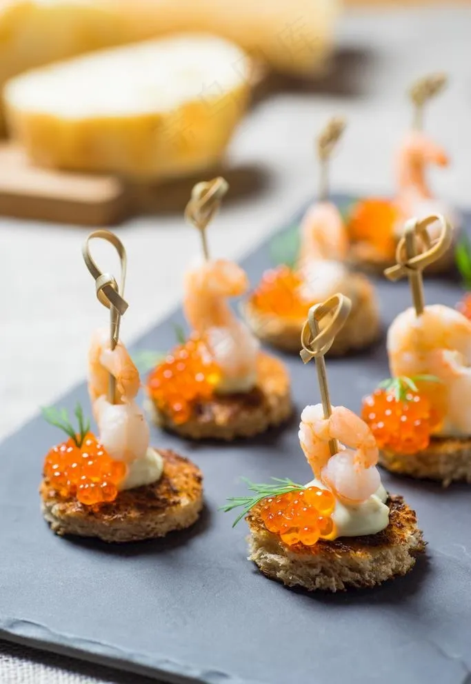 虾仁鱼子酱点心图片