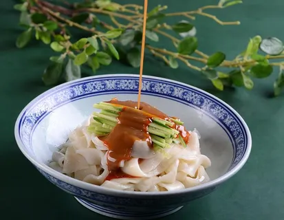 麻酱酿凉皮图片 麻酱酿凉皮图片