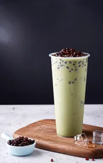 红豆抹茶奶茶图片 红豆抹茶奶茶图片