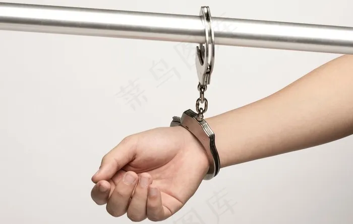 手铐 带手铐图片