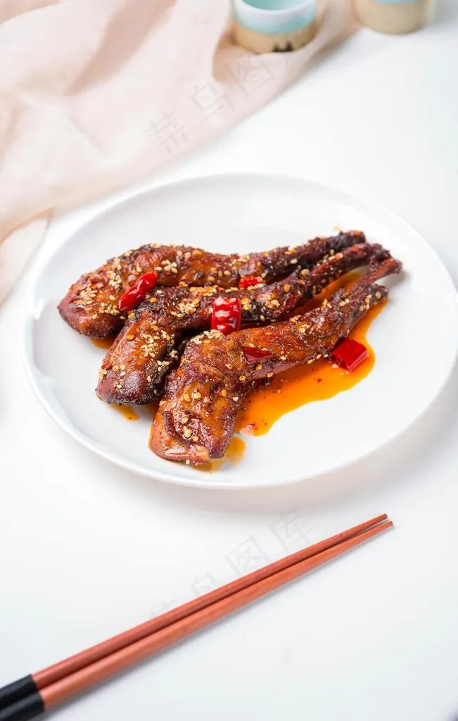 麻辣兔腿图片