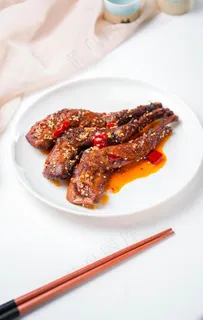 麻辣兔腿图片 麻辣兔腿图片