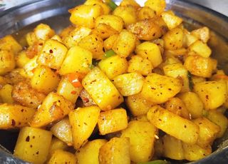 炸洋芋  炸土豆  土豆丁图片