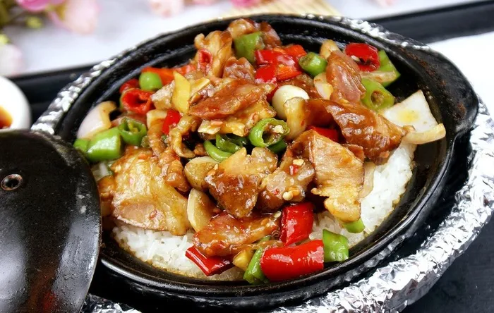 煲仔饭回锅肉图片