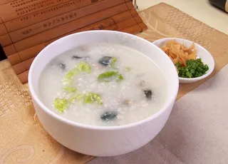 皮蛋瘦肉粥图片