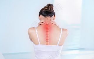受伤颈椎疼痛图片
