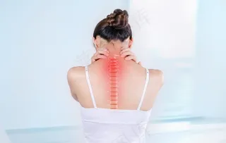 受伤颈椎疼痛图片