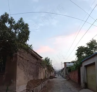 蓝天白云社区巷子图片