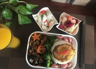 鱼香肉丝便当图片