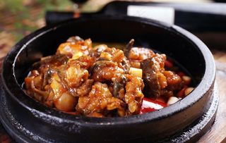 石锅鸡煲图片